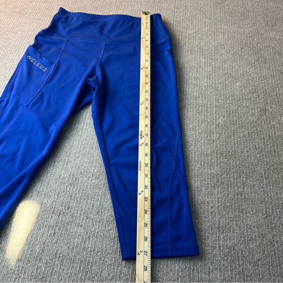 Neleus Blue Cropped Workout Leggings Size Medium - Picture 9 of 11